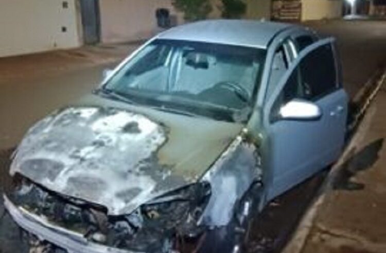 IDOSO É PRESO SUSPEITO DE INCENDIAR VEÍCULOS EM BARRETOS