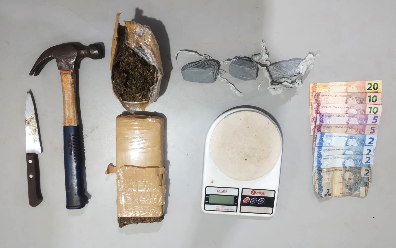 POLÍCIA MILITAR APREENDE MACONHA NO JARDIM PAULISTA EM GUAÍRA. DOIS SUSPEITOS FORAM PRESOS