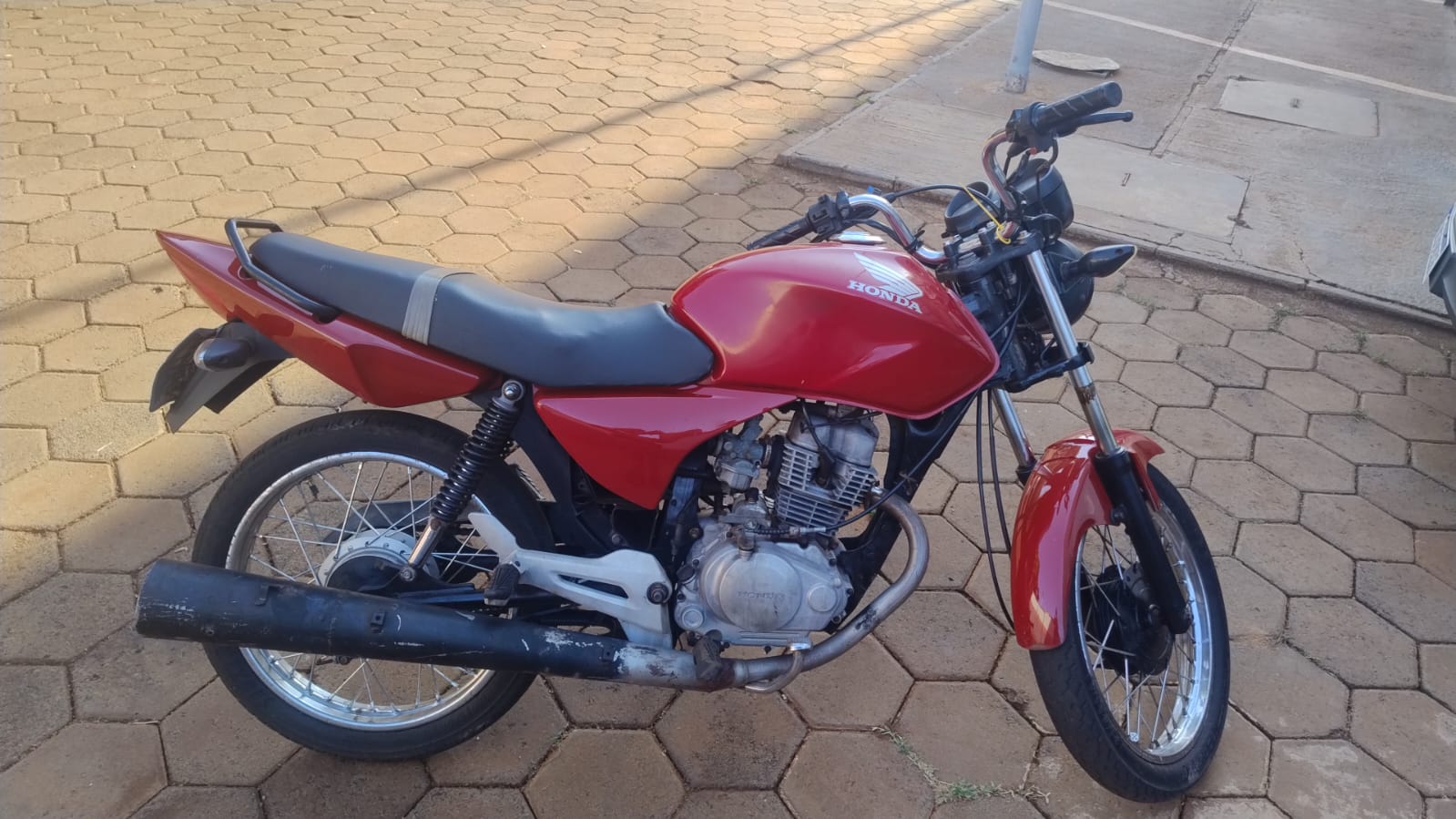 MOTO É APREENDIDA, EM GUAÍRA, COM SINAIS IDENTIFICADORES ADULTERADOS