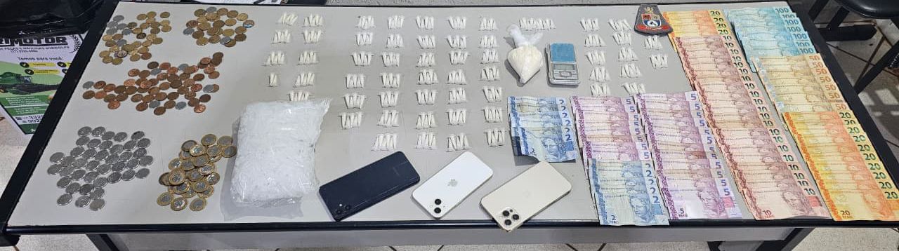 TRÊS SUSPEITOS DE ENVOLVIMENTO COM O TRÁFICO DE DROGAS SÃO DETIDOS PELA PM EM GUAÍRA