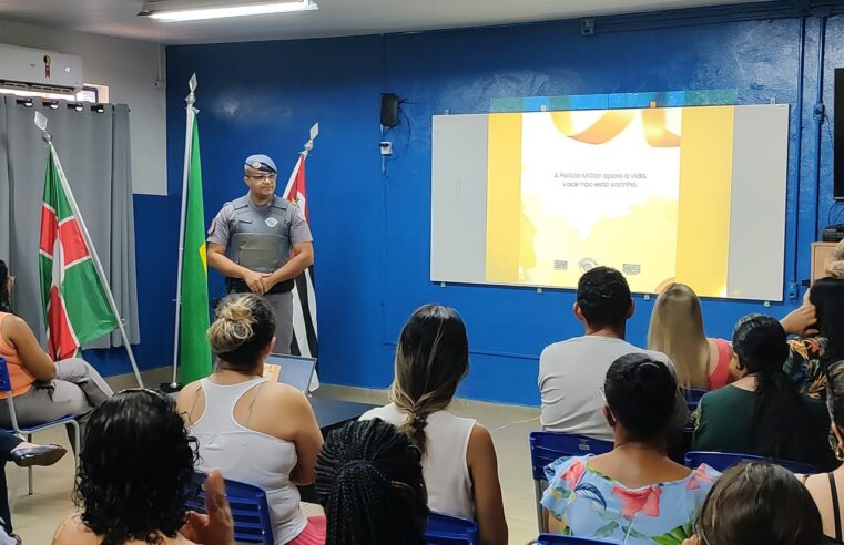 PAIS DE ALUNOS DA ESCOLA DALVA LÉLIS, DE GUAÍRA, PARTICIPAM DE PALESTRA SOBRE PREVENÇÃO AO SUICÍDIO PROMOVIDA PELA POLÍCIA MILITAR