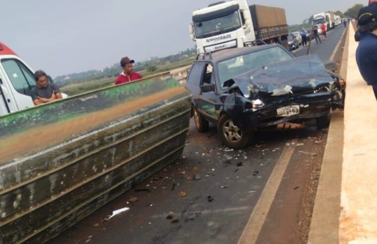HOMEM DE 57 ANOS FICA FERIDO EM ACIDENTE NA PONTE SOBRE O RIO GRANDE ENTRE PLANURA E COLÔMBIA