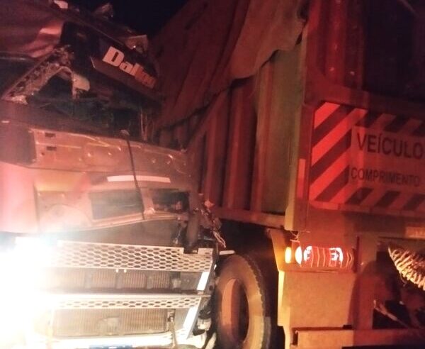 MORRE CAMINHONEIRO VÍTIMA DE ACIDENTE NA ASSIS CHATEAUBRIAND ENTRE GUAÍRA E BARRETOS