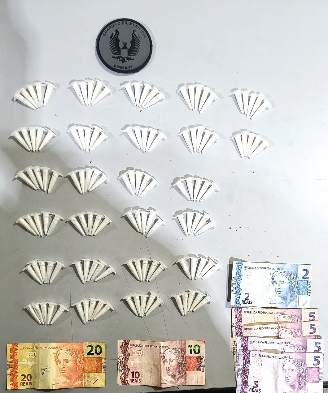 MENOR É APREENDIDO, EM GUAÍRA, SUSPEITO DE ENVOLVIMENTO COM O TRÁFICO DE DROGAS