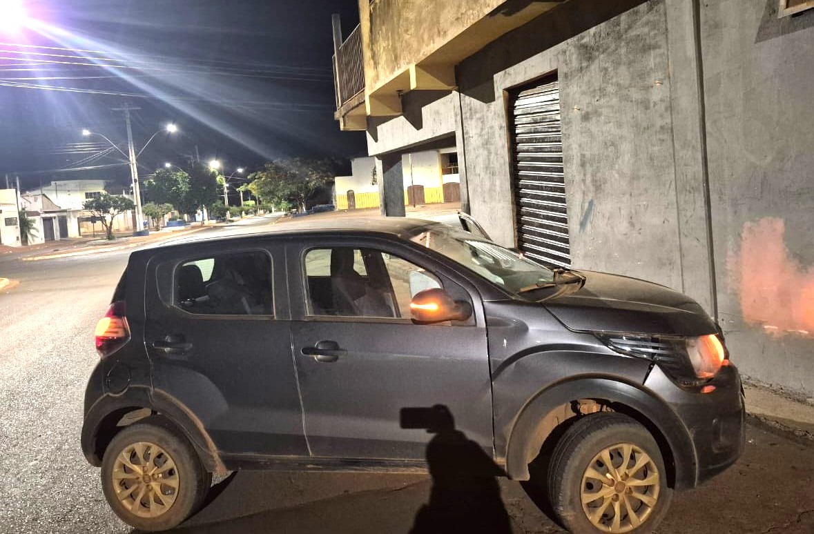 QUADRILHA INVADE RESIDÊNCIA EM MIGUELÓPOLIS. UM SUSPEITO É PRESO E UM VEÍCULO É ABANDONADO E RECUPERADO