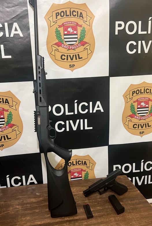 ARMAS SÃO APREENDIDAS PELA POLÍCIA CIVIL EM INVESTIGAÇÃO QUE APURA TIROS DISPAROS NO CENTRO DE MIGUELÓPOLIS