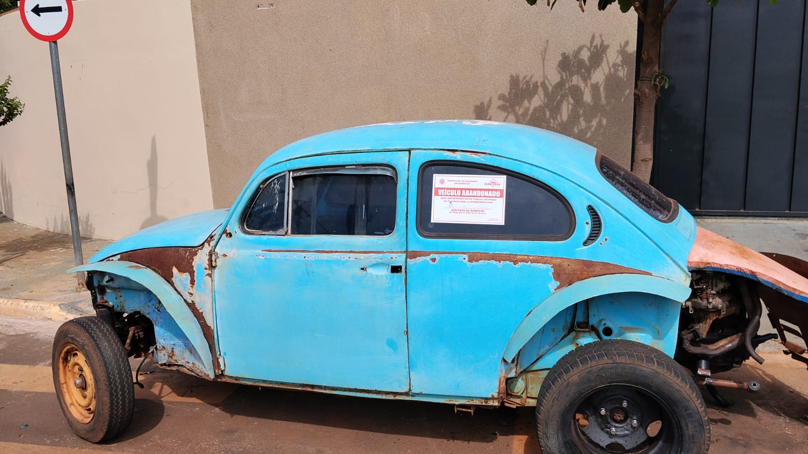 PREFEITURA DE GUAÍRA INTENSIFICA OPERAÇÃO CONTRA VEÍCULOS ABANDONADOS NAS VIAS PÚBLICAS