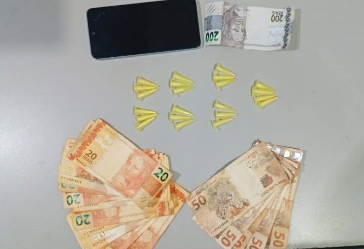 ACUSADO DE ENVOLVIMENTO COM O TRÁFICO É PRESO PELA PM EM GUAÍRA