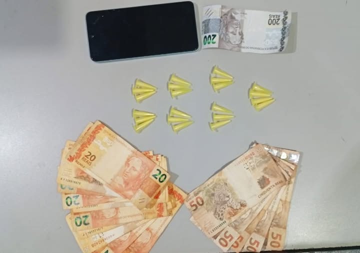 ACUSADO DE ENVOLVIMENTO COM O TRÁFICO É PRESO PELA PM EM GUAÍRA