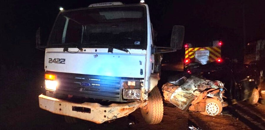 DUAS PESSOAS MORREM EM GRAVE ACIDENTE EM ESTRADA VICINAL DE GUAÍRA (SP)