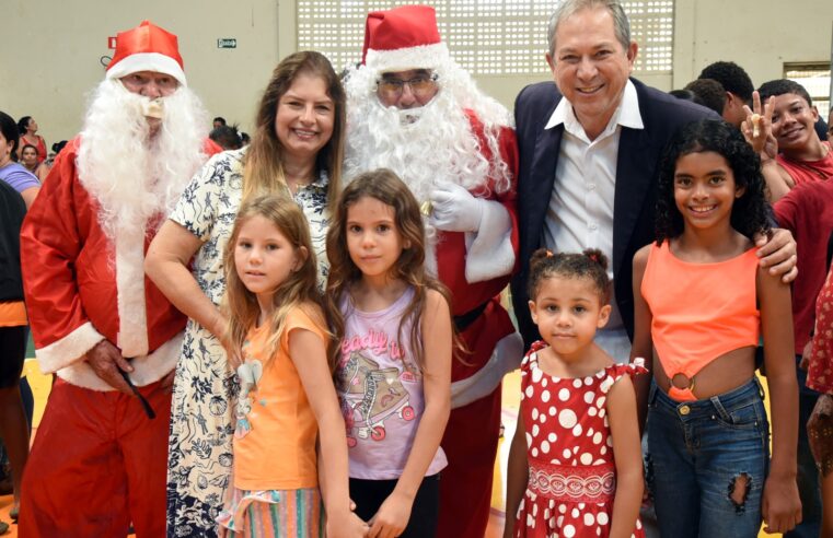 EM BARRETOS: EM UM DIA, MAIS DE 500 FAMÍLIAS RECEBEM CESTAS BÁSICAS E KIT DE NATAL DO FUNDO SOCIAL