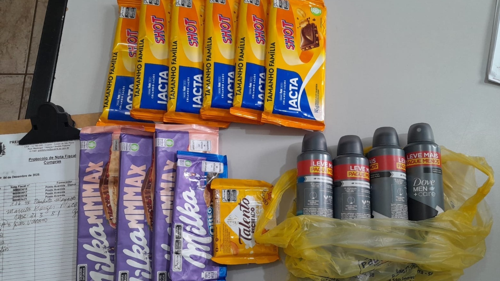 HOMEM É PRESO, EM GUAÍRA, ACUSADO DE FURTAR CHOCOLATES E PERFUMES DE SUPERMERCADO