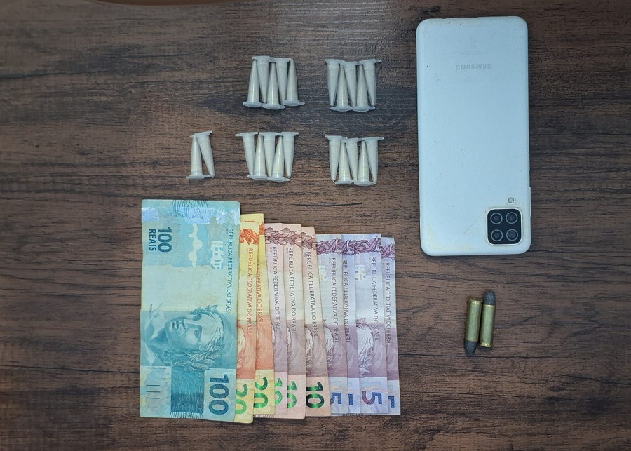 SUSPEITO DE ENVOLVIMENTO COM O TRÁFICO É DETIDO PELA PM EM GUAÍRA