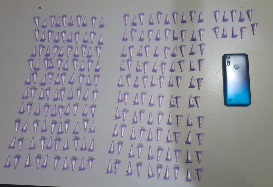 HOMEM É PRESO PELA PM EM GUAÍRA SUSPEITO DE ENVOLVIMENTO COM O TRÁFICO DE DROGAS