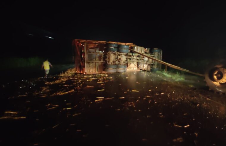 CARRETA TOMBA NA VICINAL JOAQUIM GARCIA FRANCO PRÓXIMO À “CURVA DA CRIMINOSA” EM GUAÍRA