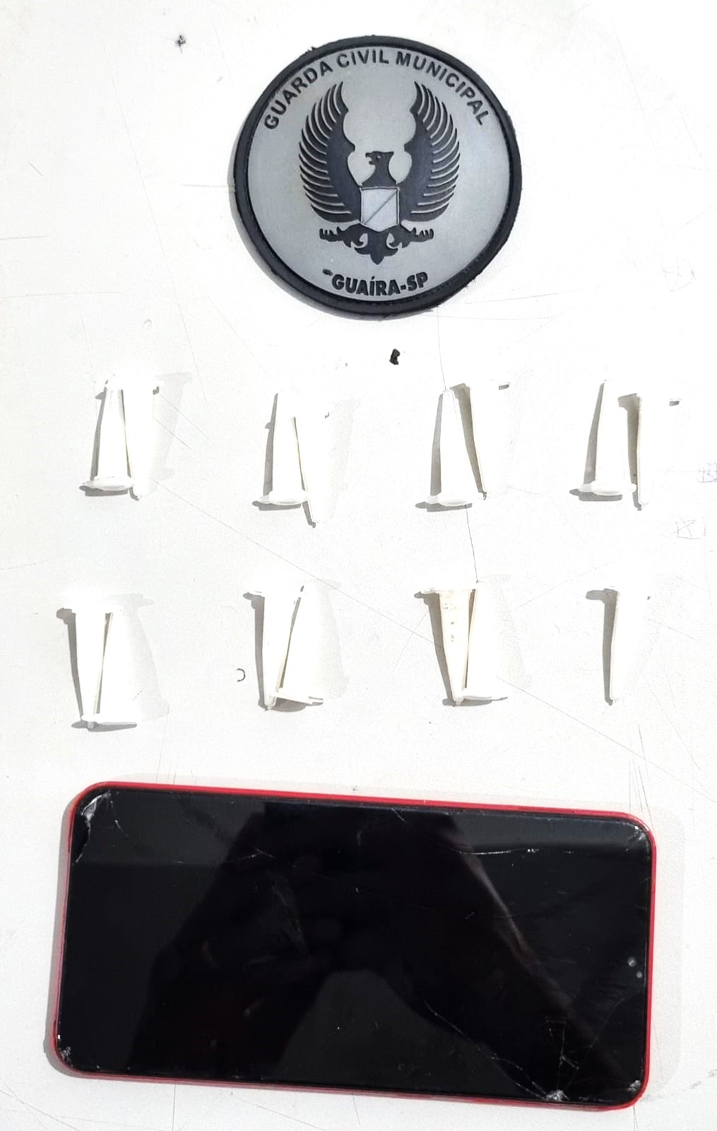 MULHER É PRESA PELA GCM DE GUAÍRA POR SUSPEITA DE ENVOLVIMENTO COM O TRÁFICO DE DROGAS