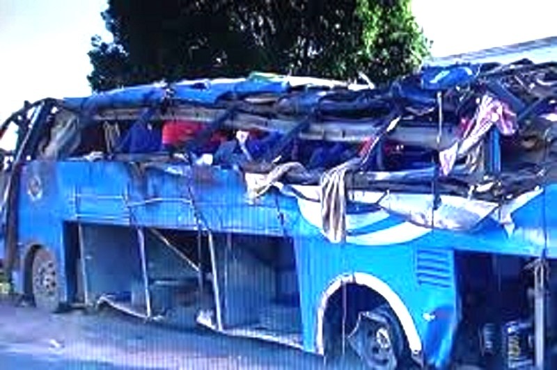 SOBE PARA SETE O NÚMERO DE MORTOS EM ACIDENTE COM ÔNIBUS QUE TRANSPORTAVA TRABALHADORES NA REGIÃO DE MARÍLIA (SP)