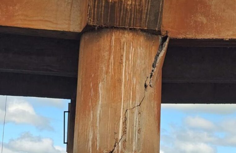 DEVIDO A PROBLEMAS NA ESTRUTURA, PONTE SOBRE O RIO GRANDE NA VOLTA GRANDE EM MIGUELÓPOLIS É RESTRINGIDO