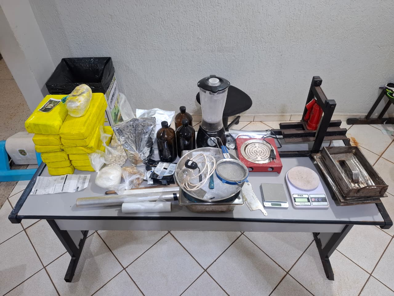MAIS UMA GRANDE APREENSÃO DE DROGAS É FEITA EM GUAÍRA