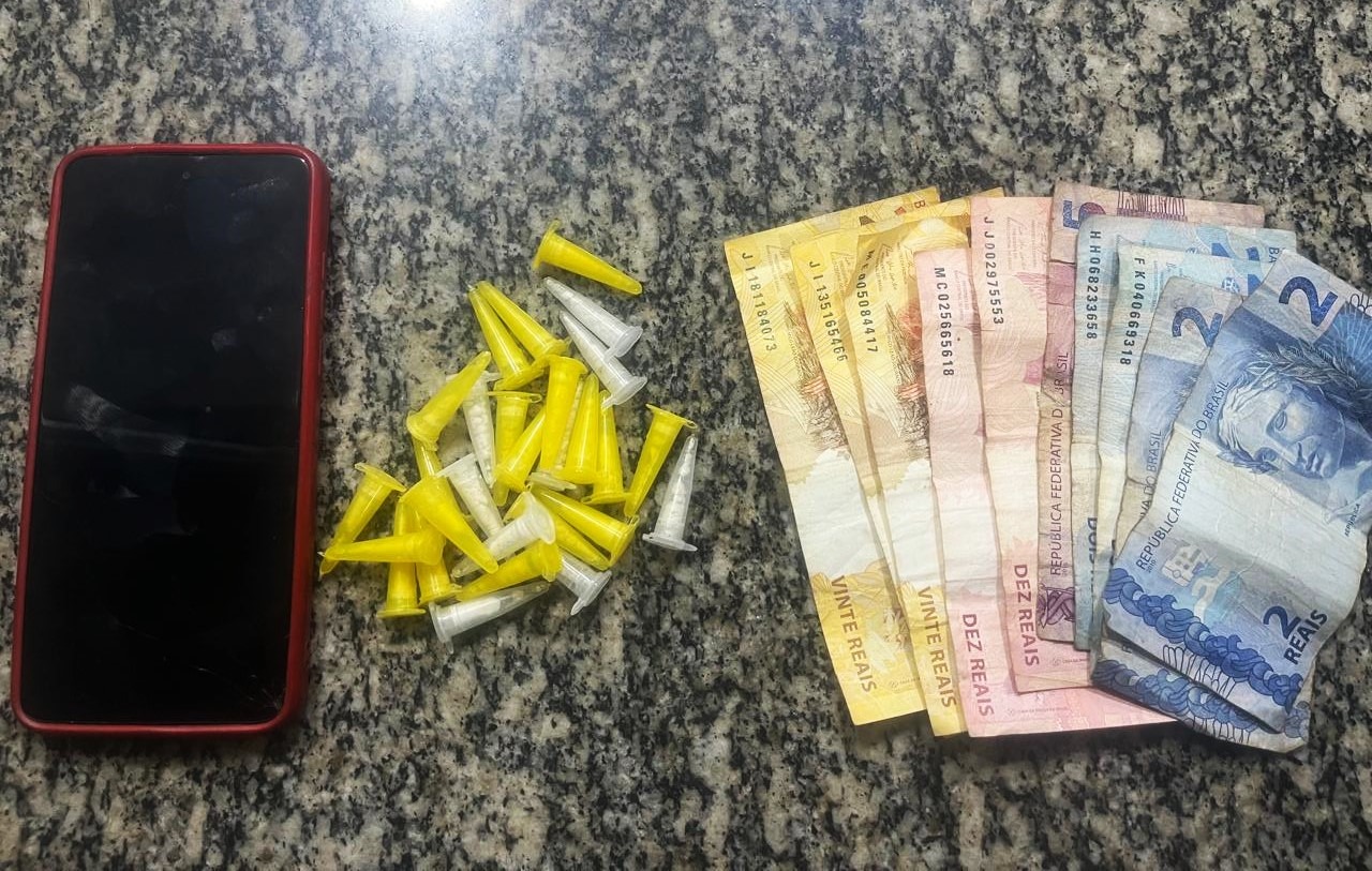 MULHER É PRESA, EM GUAÍRA, SUSPEITA DE ENVOLVIMENTO COM O TRÁFICO DE DROGAS