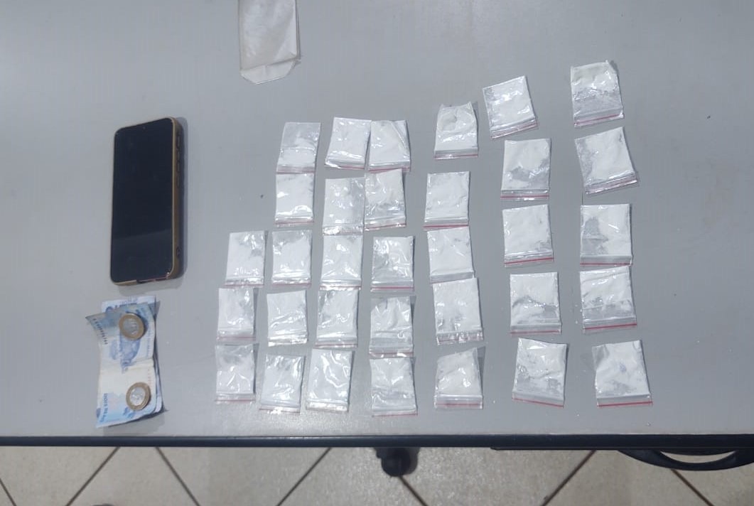 SUSPEITO É PRESO, EM GUAÍRA, SUSPEITO DE ENVOLVIMENTO COM O TRÁFICO DE  DROGAS