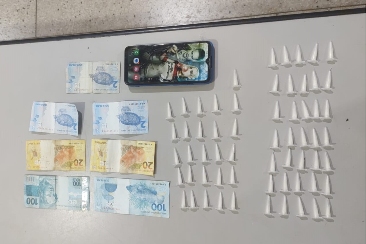 MULHER É PRESA, EM GUAÍRA, ACUSADA DE ENVOLVIMENTO COM O TRÁFICO DE DROGAS