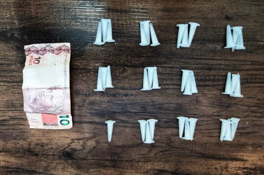 MENOR É APREENDIDO COM DROGAS EM GUAÍRA