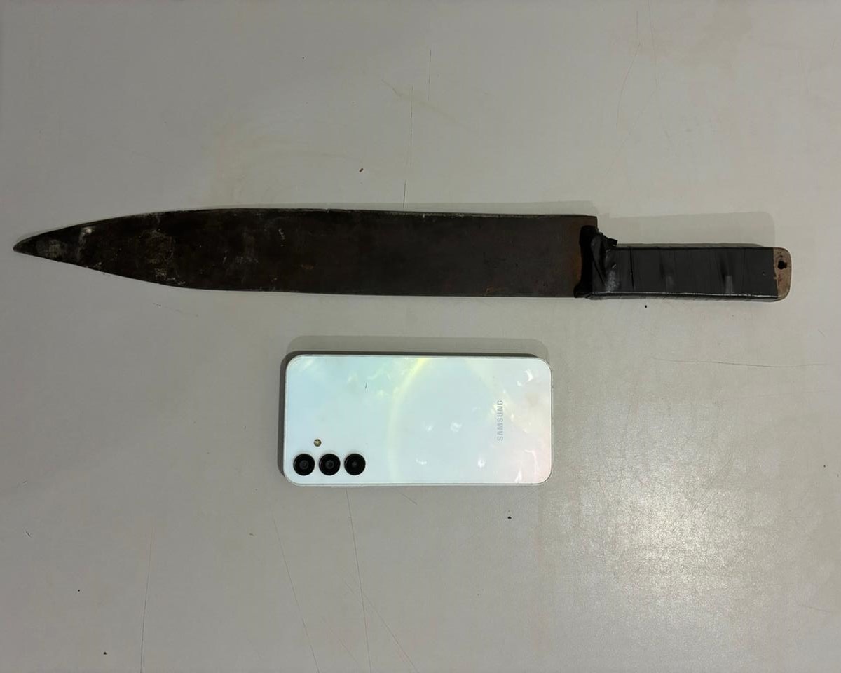 POLÍCIA AVERIGUA USO DE FACÃO EM ROUBO DE CELULAR EM GUAÍRA