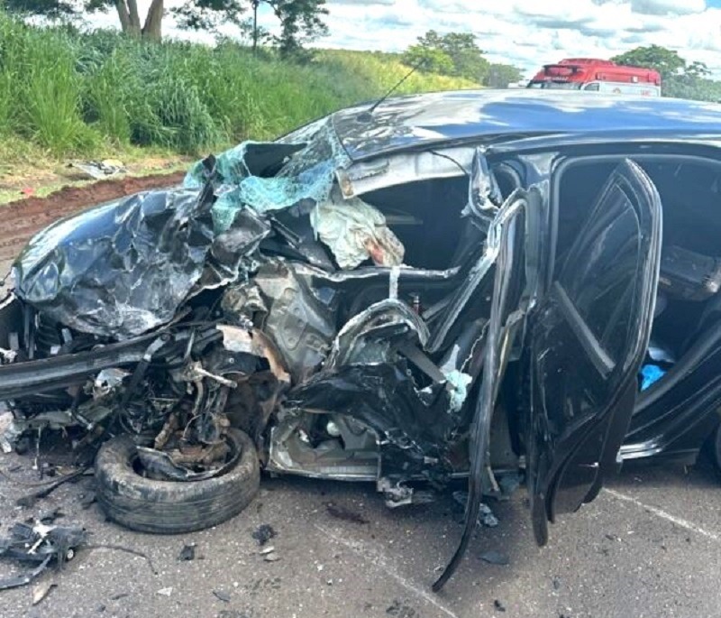 CONDUTOR MORRE EM COLISÃO FRONTAL NA RODOVIA ASSIS CHATEAUBRIAND