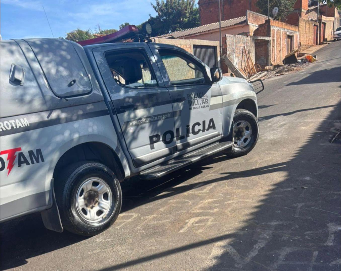 PROCURADO PELA JUSTIÇA DE MIGUELÓPOLIS (SP) É PRESO PELA PM DE UBERABA (MG)