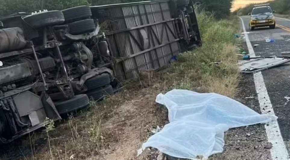 ACIDENTE DE ÔNIBUS NO CEARÁ MATA SETE INTEGRANTES DE TIME DE BASQUETE; ENTIDADES SE SOLIDARIZAM