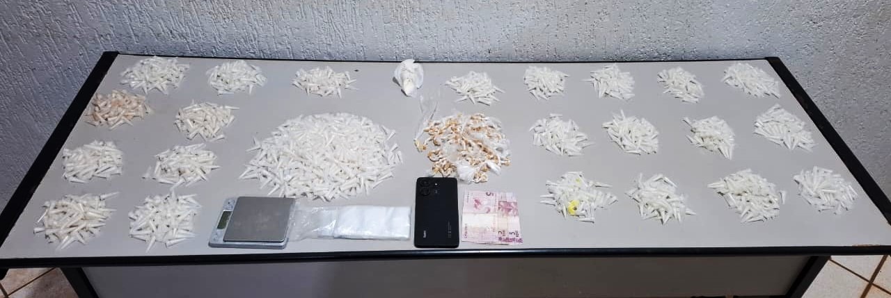 MAIS UMA GRANDE QUANTIDADE DE DROGAS É APREENDIDA EM GUAÍRA. UMA MULHER FOI PRESA
