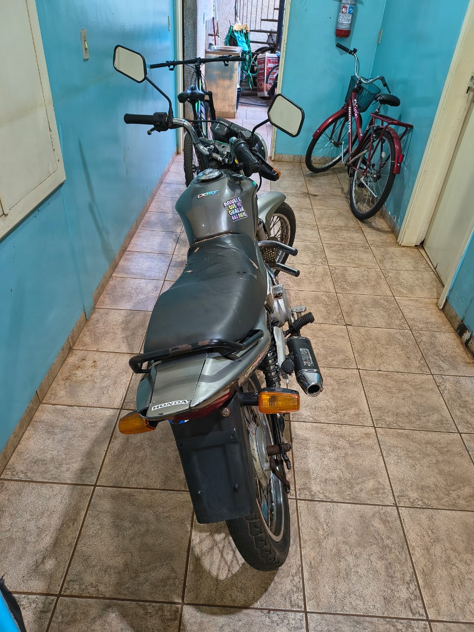 CONDUTOR EM MOTO COM SINAIS IDENTIFICADORES ADULTERADOS É DETIDO PELA PM EM GUAÍRA
