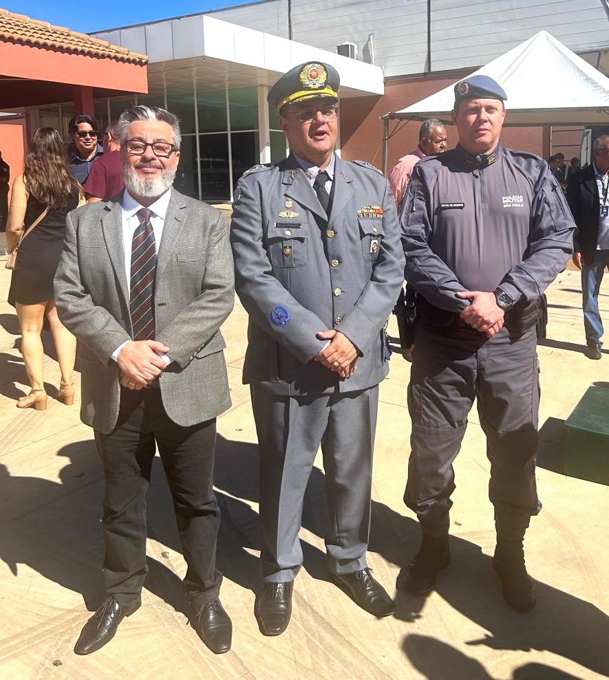 DELEGADO SECCIONAL PARTICIPA DA SOLENIDADE DE TROCA NO COMANDO DO 33º BATALHÃO DA POLÍCIA MILITAR DE BARRETOS