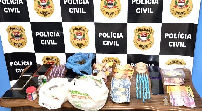 OPERAÇÃO CONJUNTA PRENDE SUSPEITO DE TRÁFICO DE DROGAS E APREENDE DEZENAS DE PORÇÕES DE ENTORPECENTES EM GUAÍRA