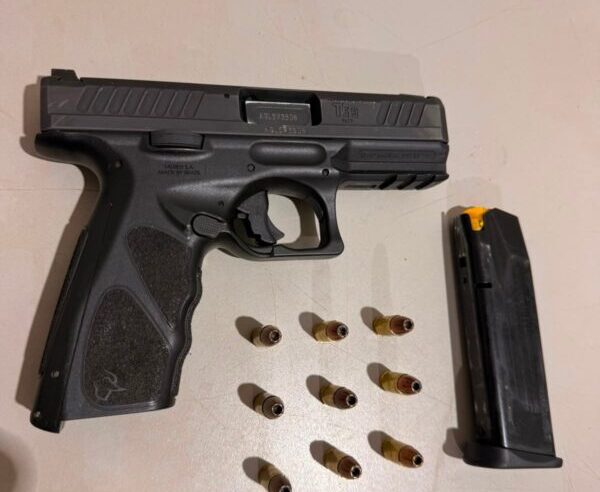 GUARDA CIVIL É PRESO, EM BARRETOS, ACUSADO DE EFETUAR DISPAROS DE ARMA DE FOGO DENTRO DO PARQUE DO PEÃO