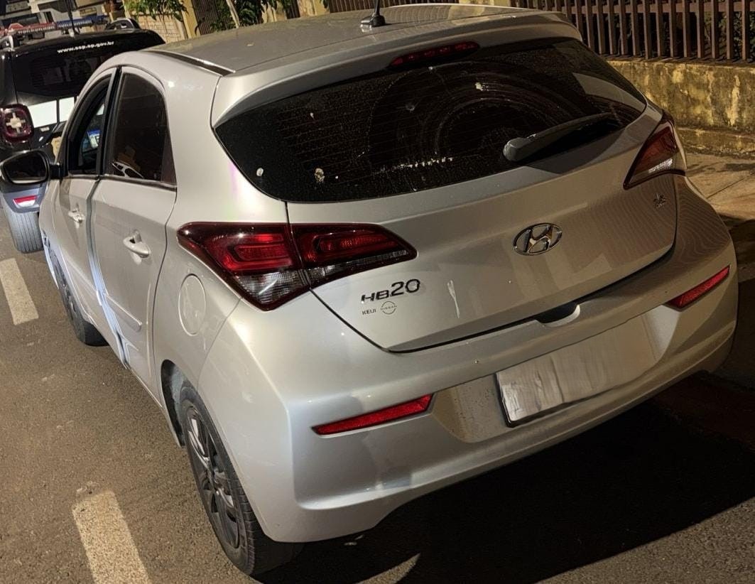 Hyundai HB20 apreendido durante ocorrência de furto em condomínio de Guaíra