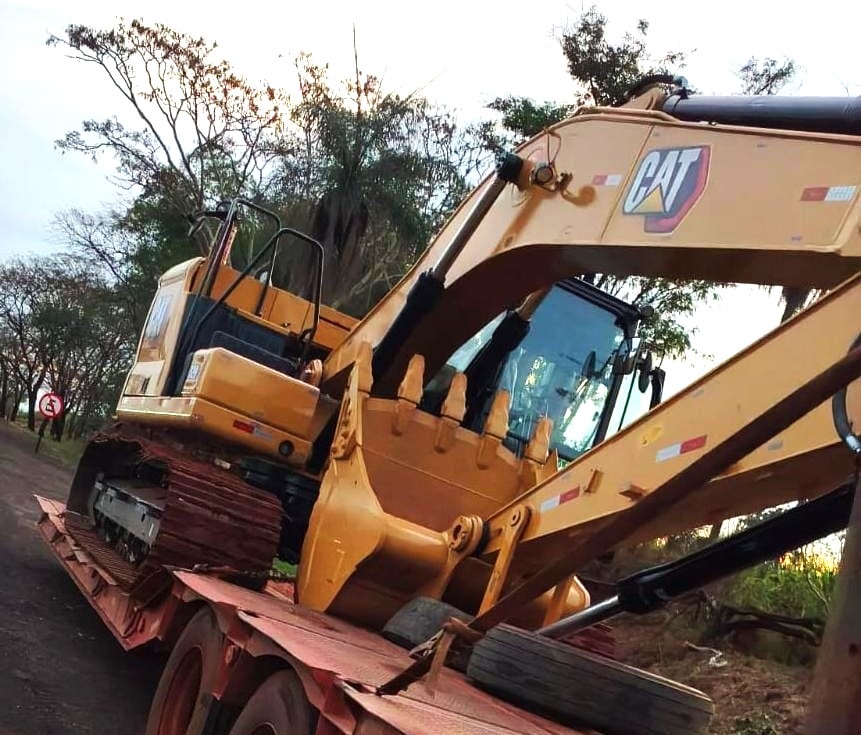 MAQUINÁRIOS, PRODUTO DE ESTELIONATO, SÃO RECUPERADOS PELA PM EM GUAÍRA E MIGUELÓPOLIS