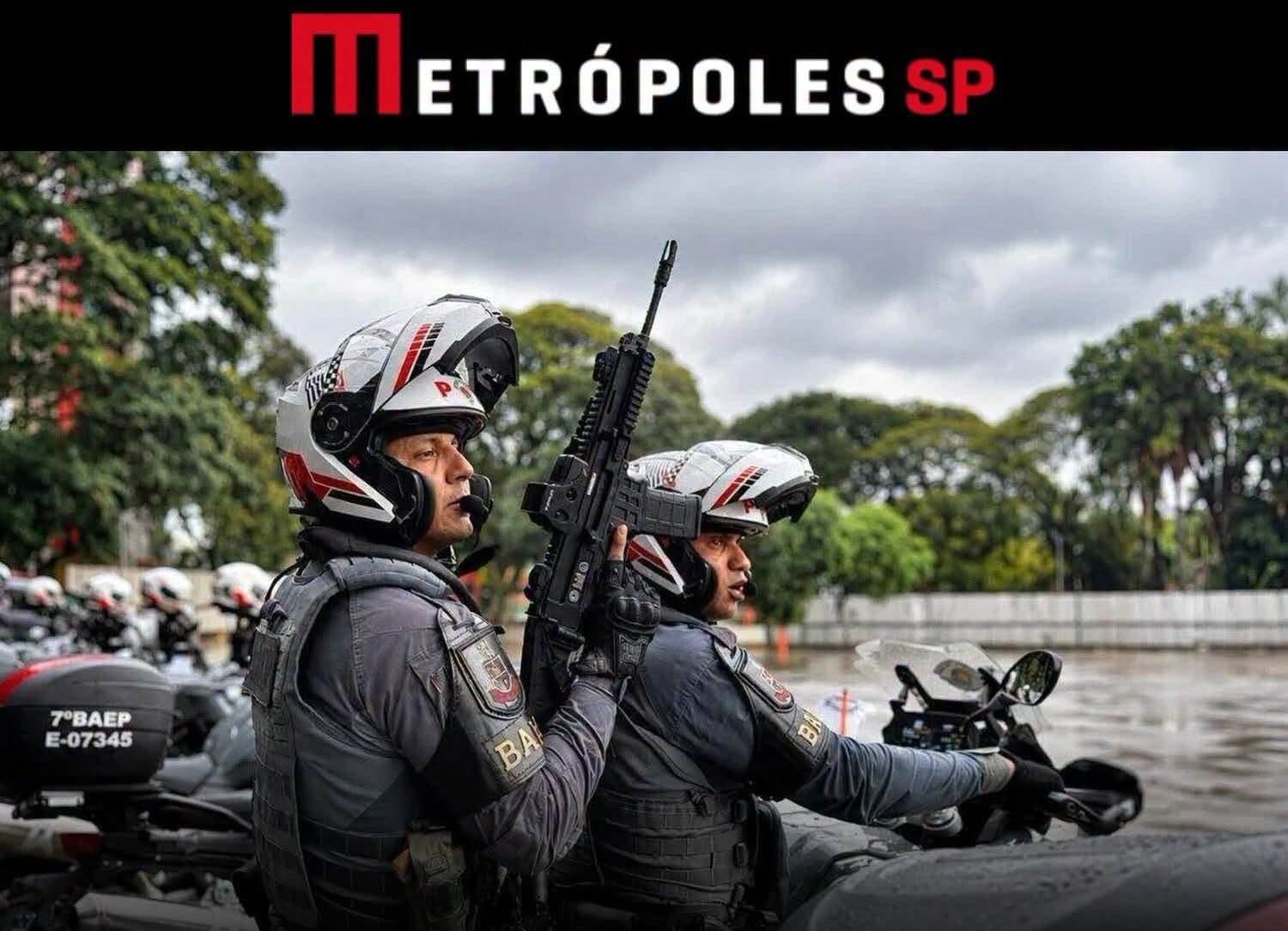 POLÍCIA MILITAR PASSA A RONDAR CENTRO DE SÃO PAULO EM MOTOS COM DUPLAS ARMADAS COM FUZÍS