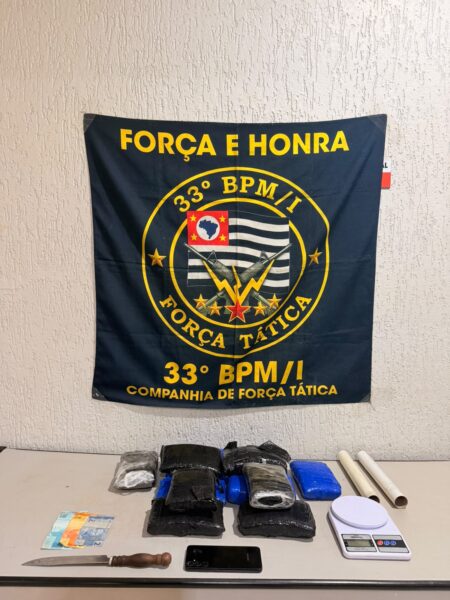 APÓS DENÚNCIA, PM APREENDE 13 TIJOLOS DE MACONHA EM BARRETOS