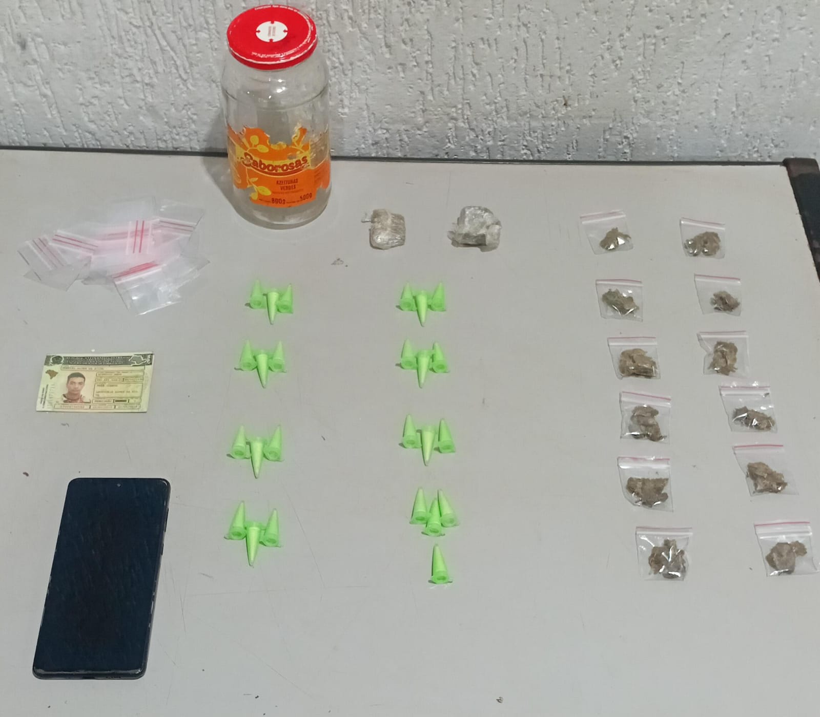 HOMEM É PRESO NA CECAP, EM GUAÍRA, POR SUSPEITADE ENVOLVIMENTO COM O TRÁFICO DE DROGAS