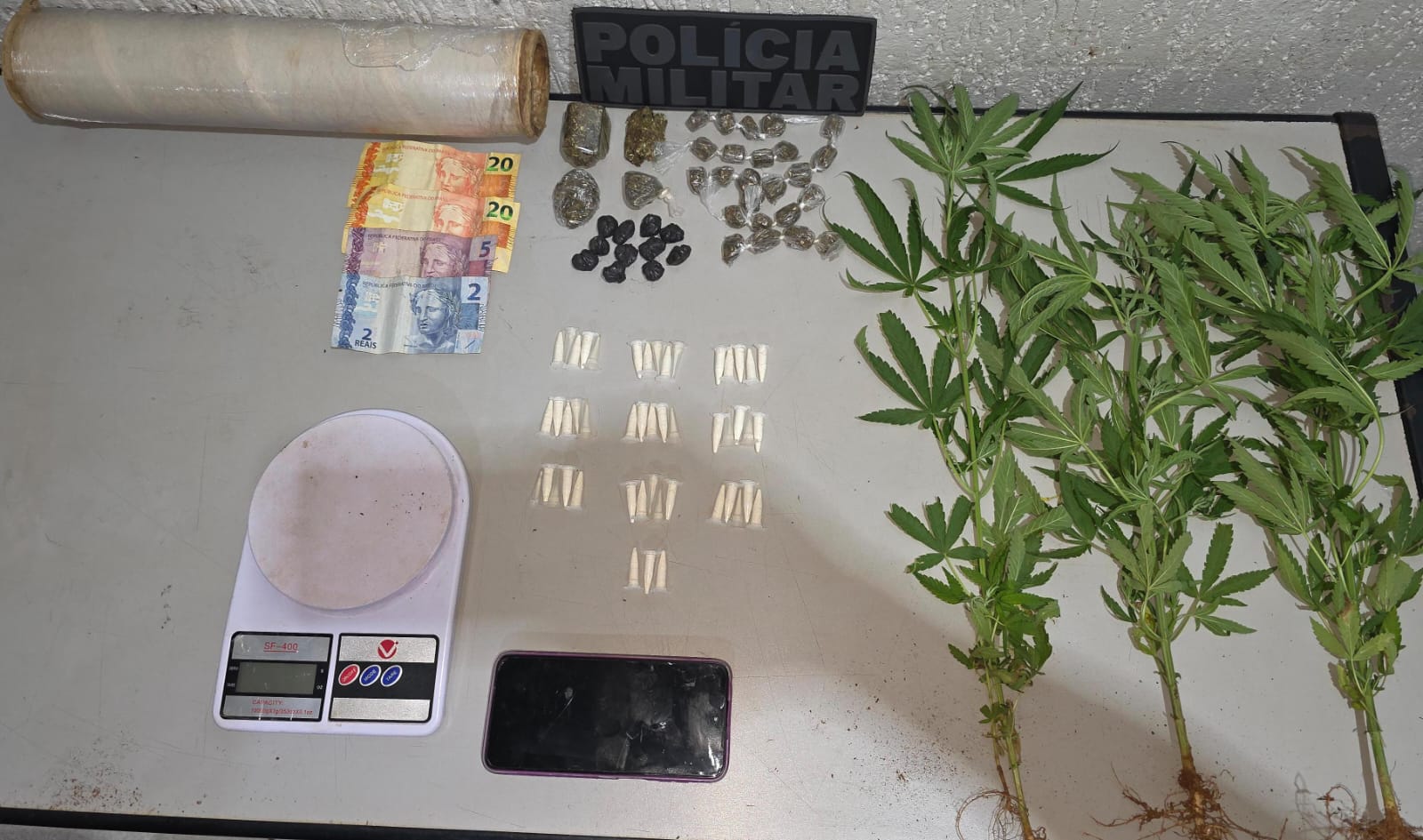 CASAL É PRESO, EM GUAÍRA, POR SUSPEITA DE ENVOLVIMENTO COM O TRÁFICO DE DROGAS