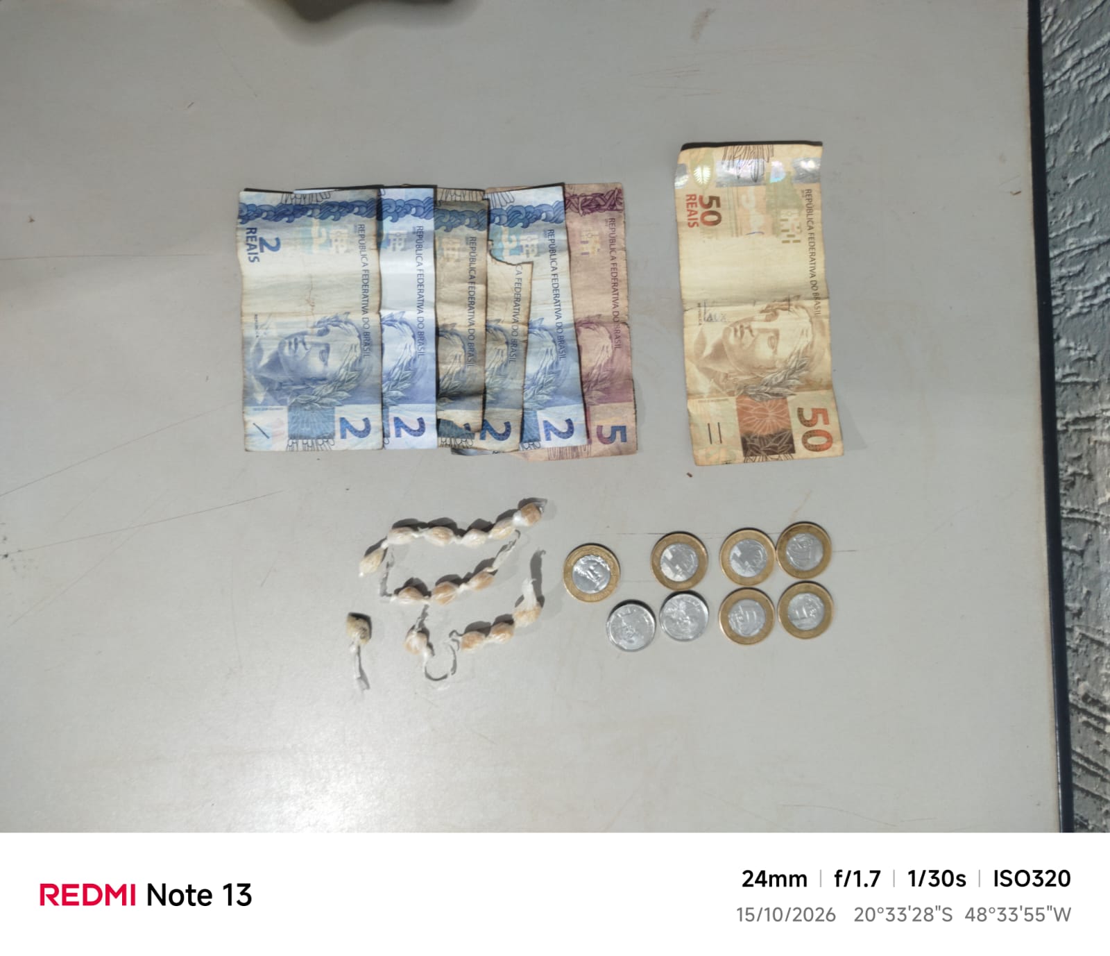 MULHER É PRESA, EM GUAÍRA, POR SUSPEITA DE ENVOLVIMENTO COM O TRÁFICO DE DROGAS