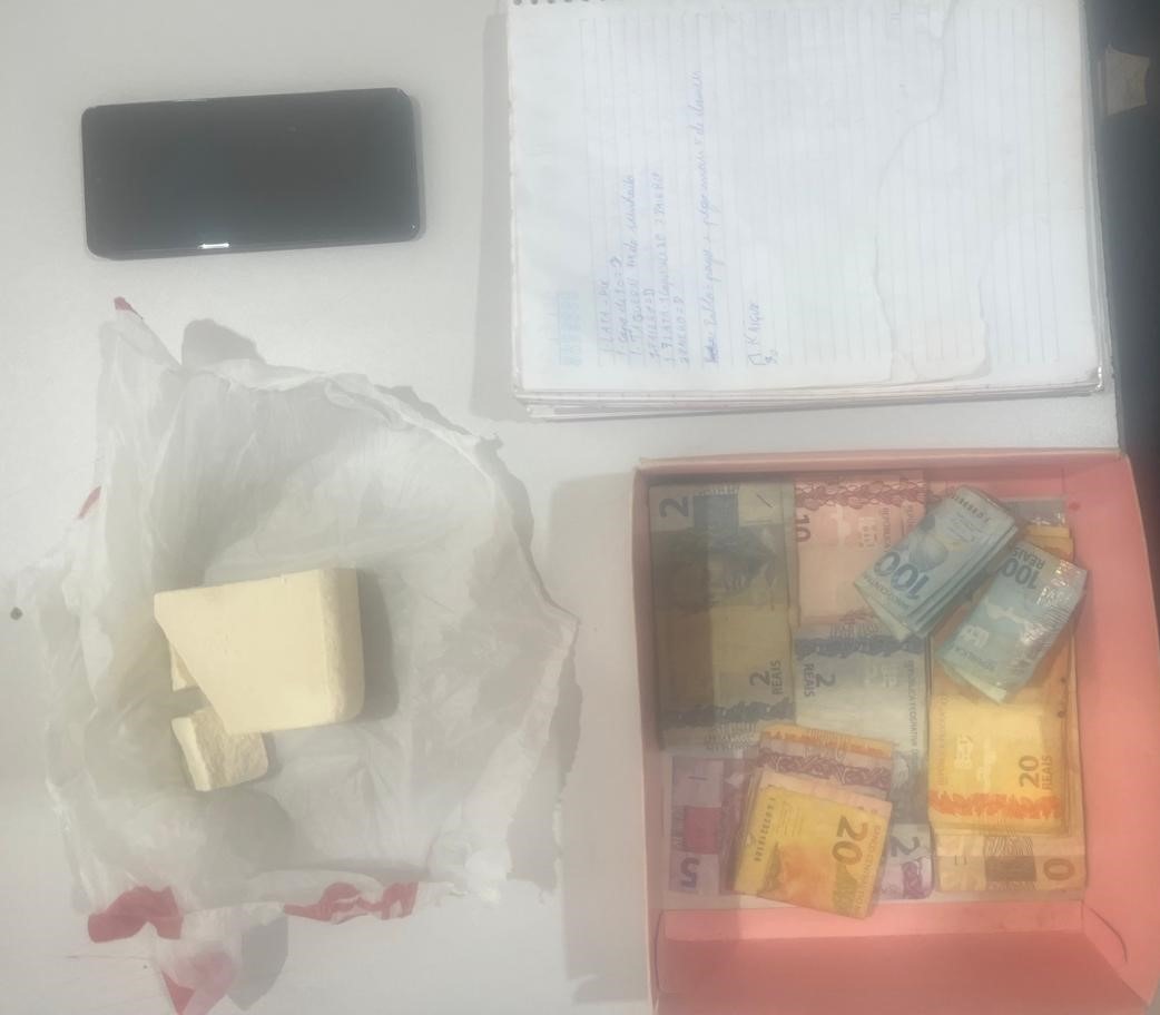 PM APREENDE DROGAS NO LUÍS AFONSO EM GUAÍRA. UMA PESSOA FOI PRESA